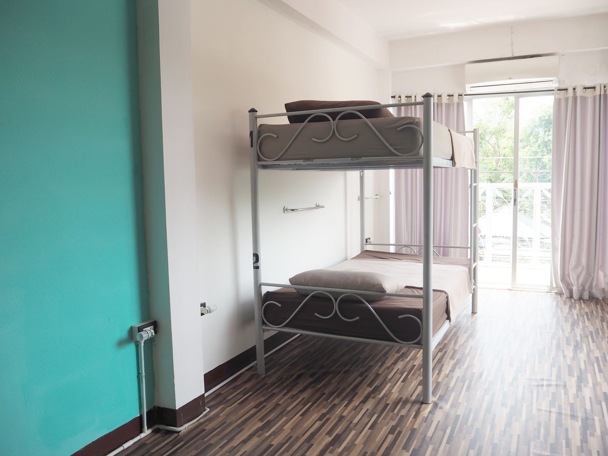 B7 Hotel