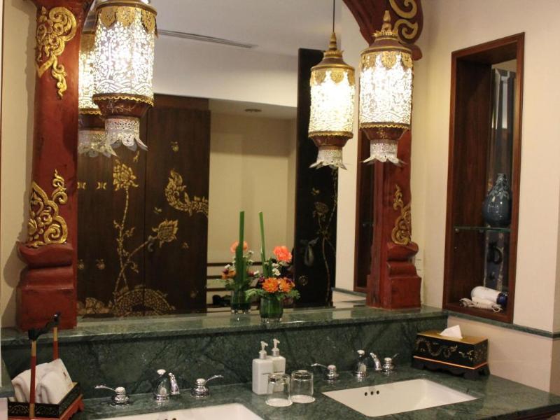 De Naga Hotel,