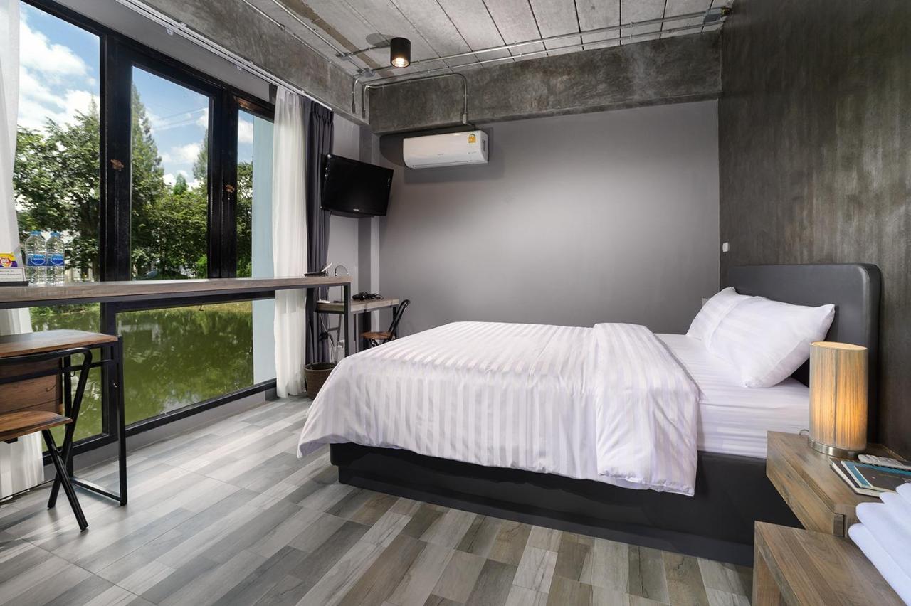 The Nichehome Waterside Living 3*