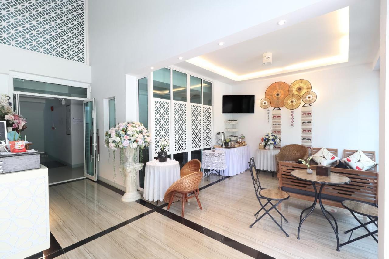 Oyo 374 Lanna Hotel