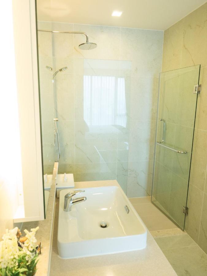 Apartment Brilliant Pool View+night Barzaa Chiang Mai