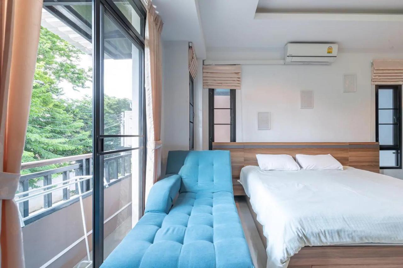 Loft Style Townhouse Near Old *