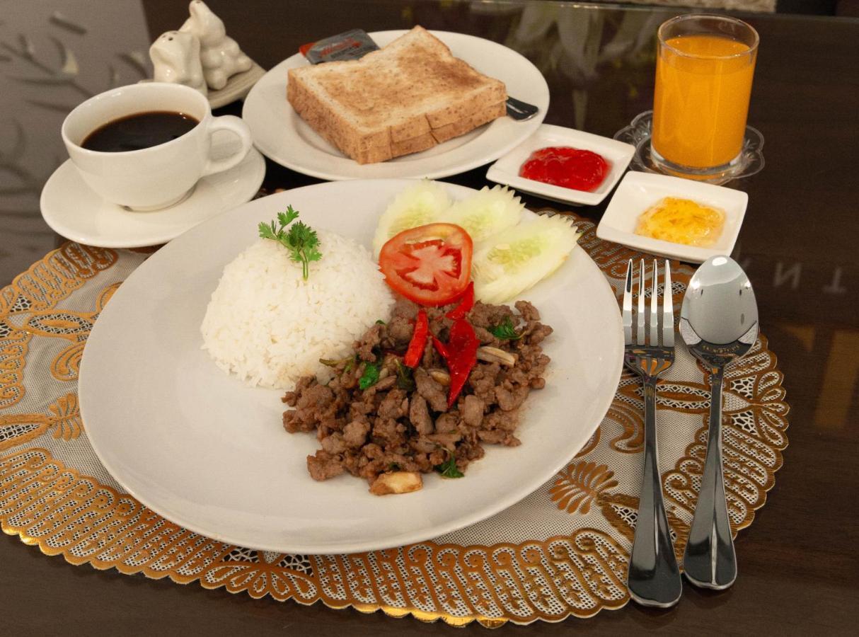 Peppy Hotel-pepperyhills Hotel