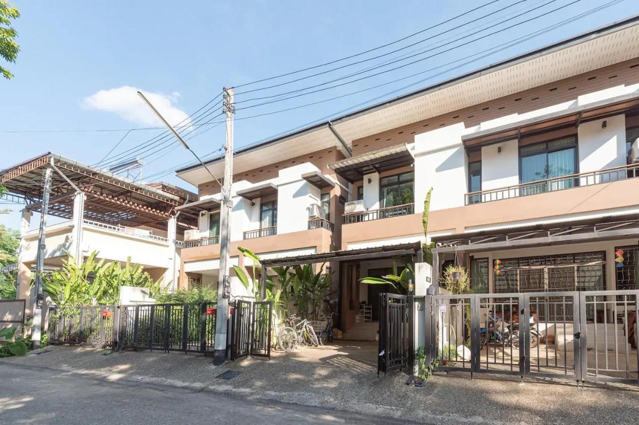 Loft Style Townhouse Near Old Hospedagem domiciliar Chiang Mai