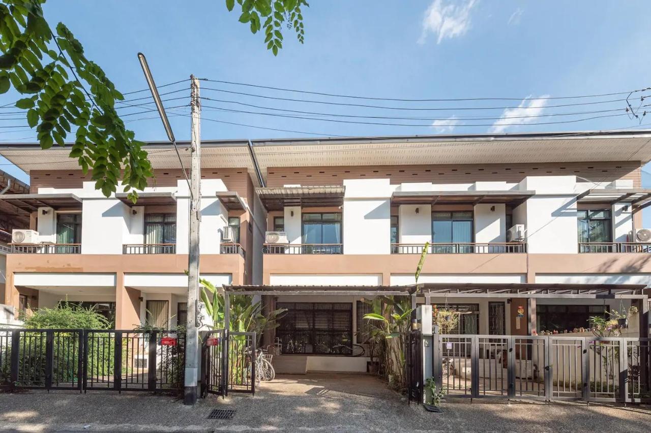 Loft Style Townhouse Near Old *