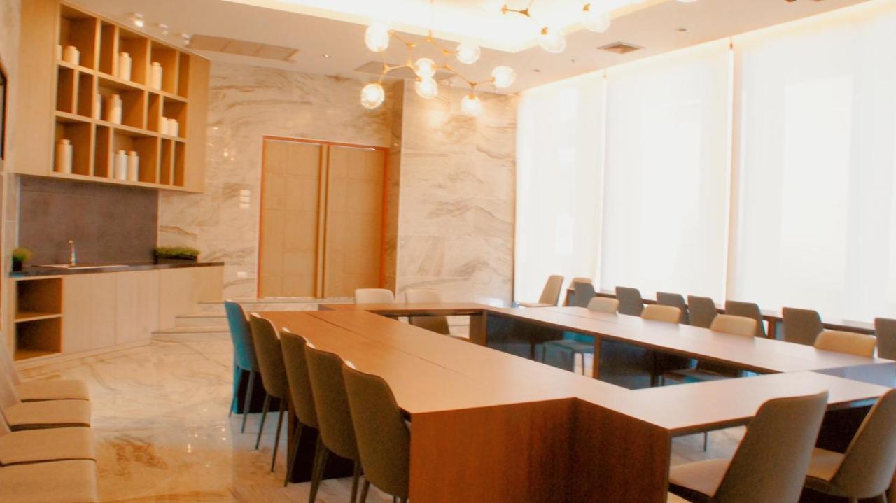 Aparthotel The Astra Family 4*