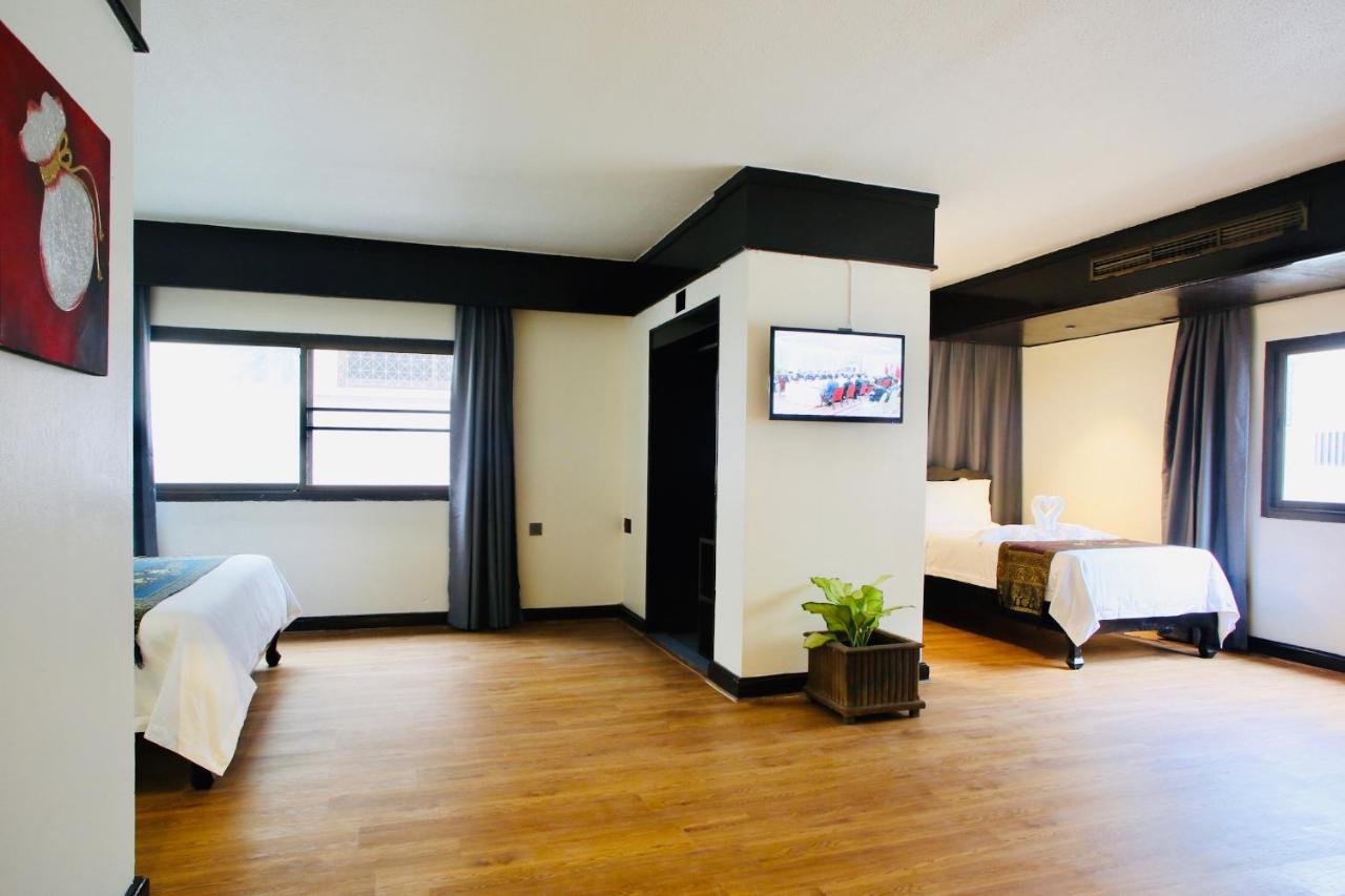 Hotel Thapaeplacehotel 3*