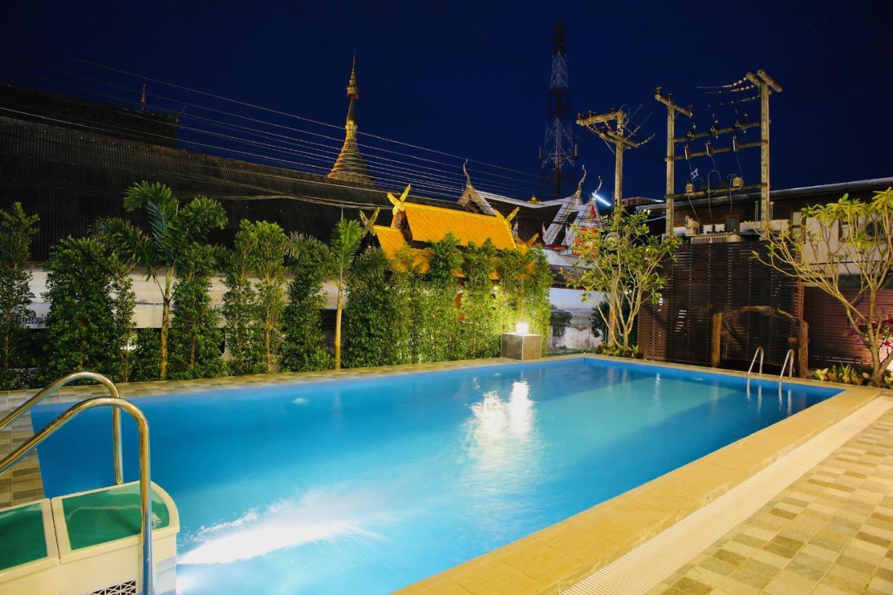 Hotel Thapaeplacehotel 3*