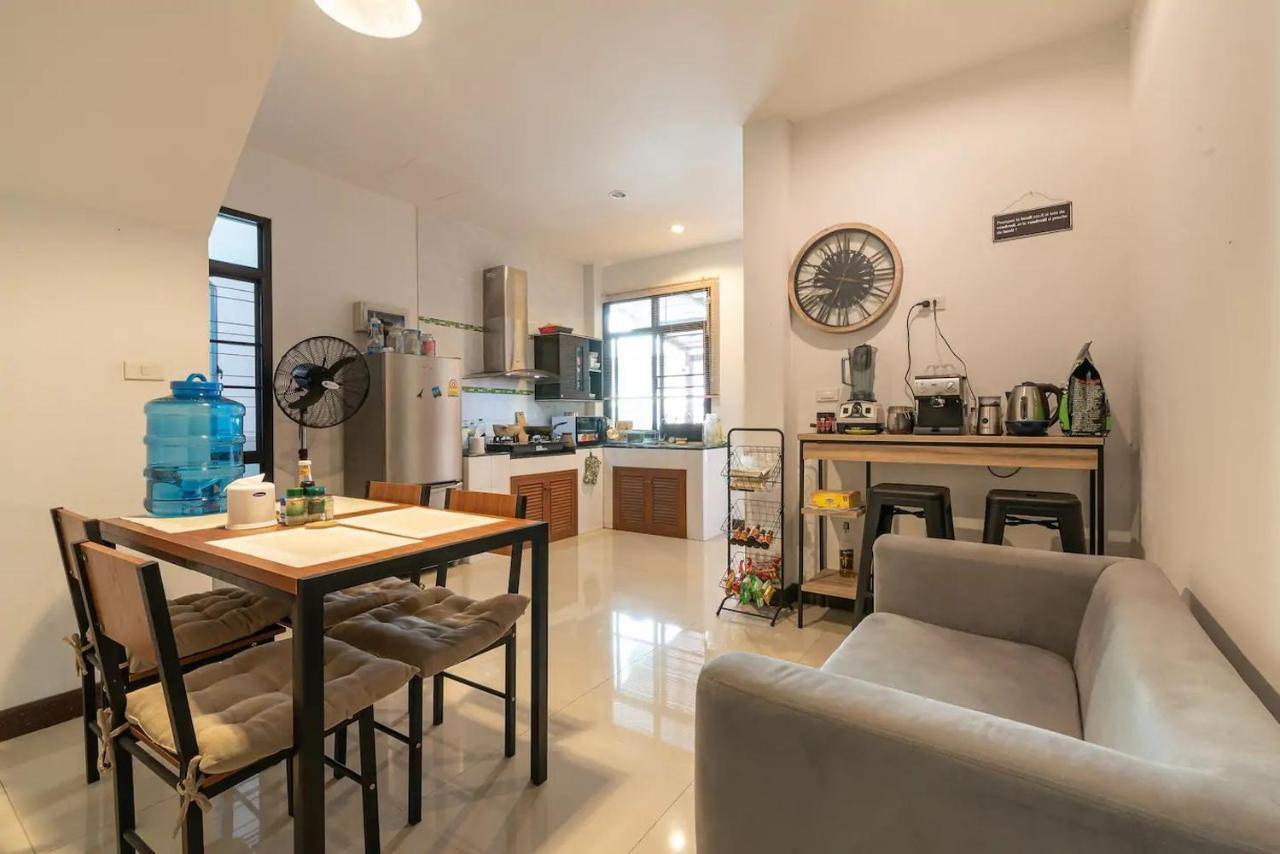 Hospedagem domiciliar Loft Style Townhouse Near Old Chiang Mai