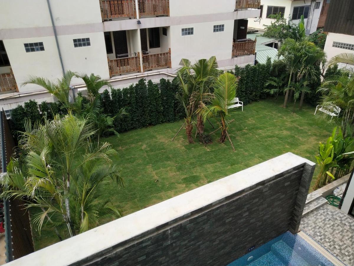 De Sripoom -sha Extra Hotel
