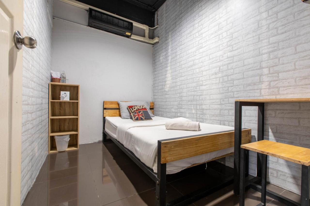 La Belle Nuit House Hostel