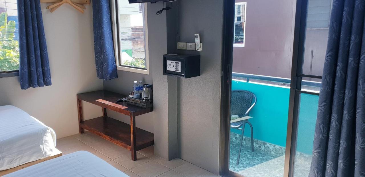 Thapae Gate Hostel Chiang Mai
