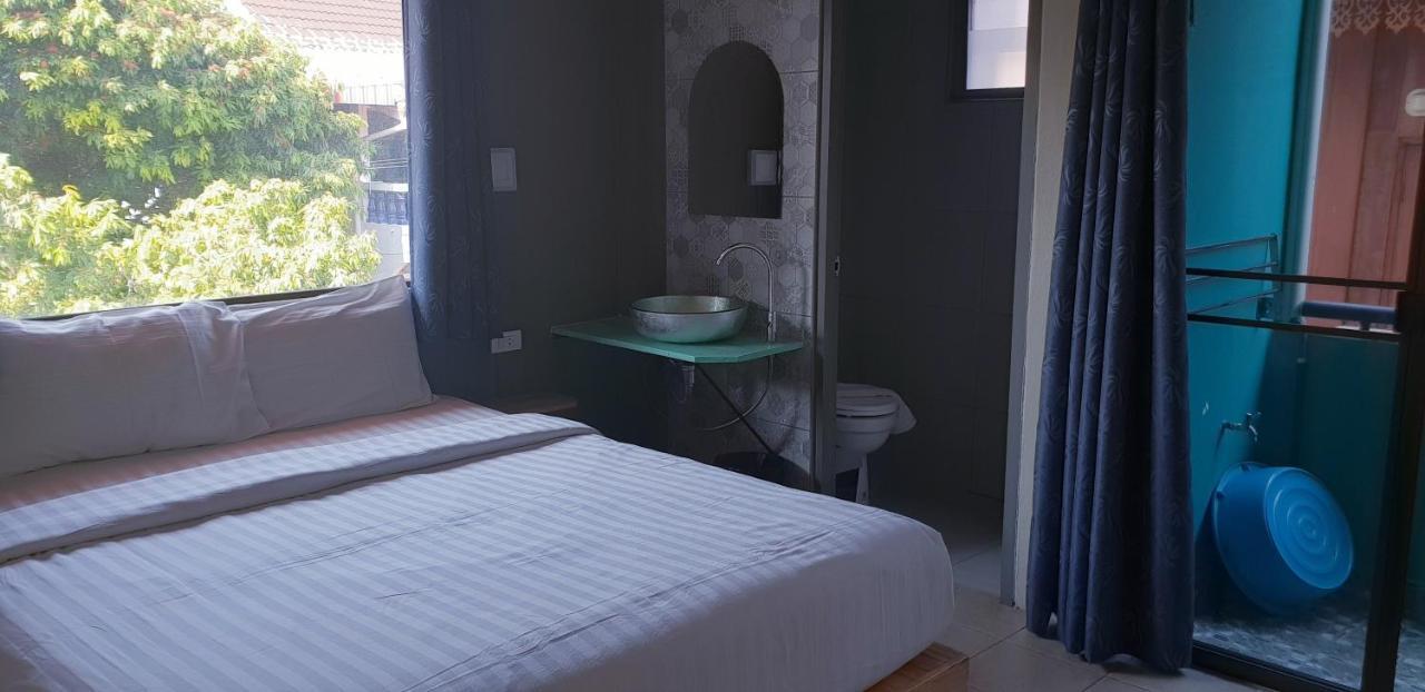 Thapae Gate Hostel