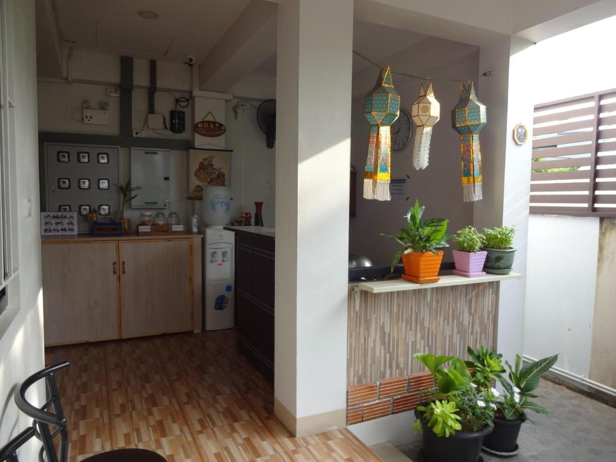 Casa de hóspedes Rena House Chiang Mai