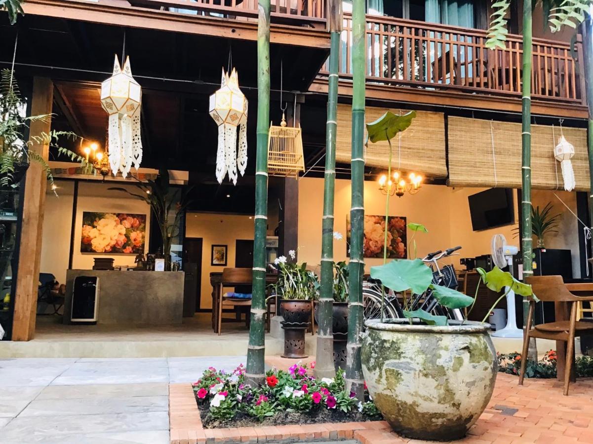 The Eight Ratvithi House 3* Chiang Mai