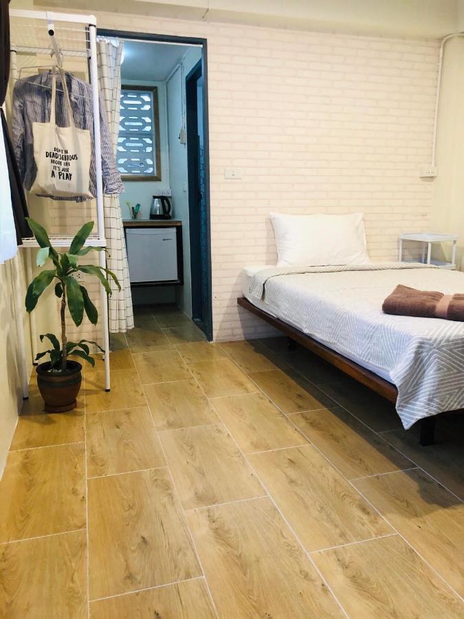 Number 4 Old Town Hostel