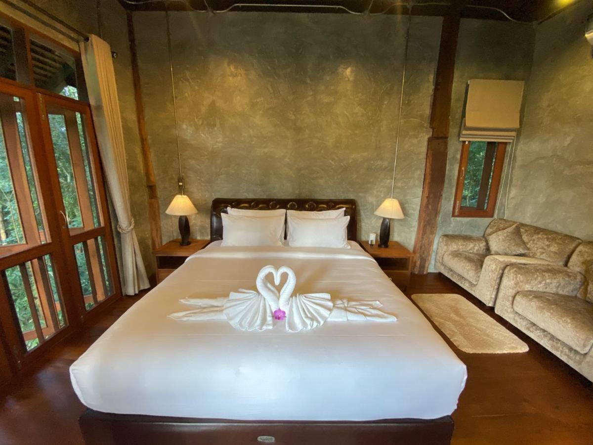 Ruean Racha Resort