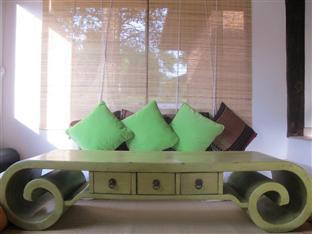 Baan Kaew Mongkorn Hotel