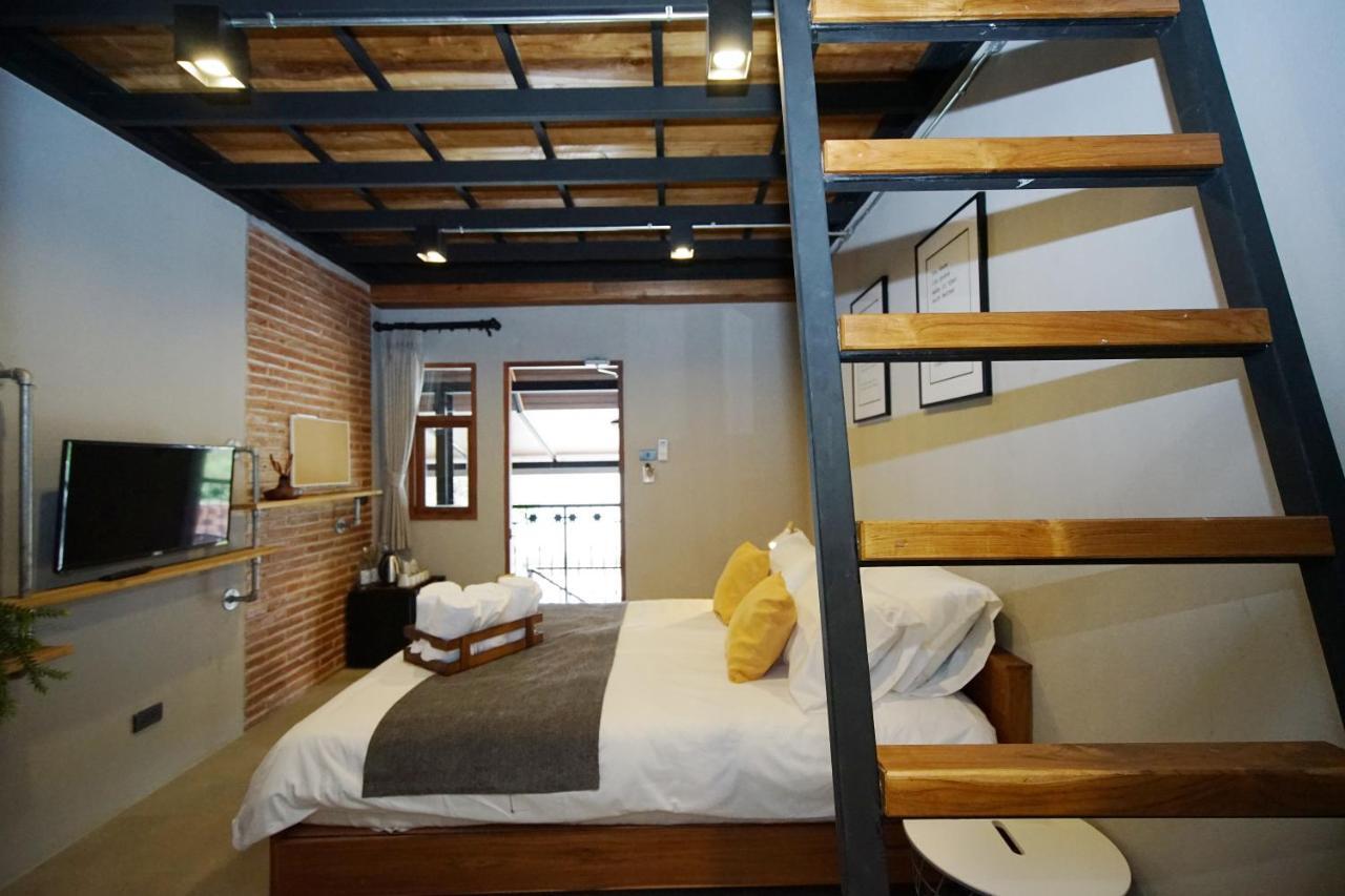 Yellow Pillow Village Hotel 3*