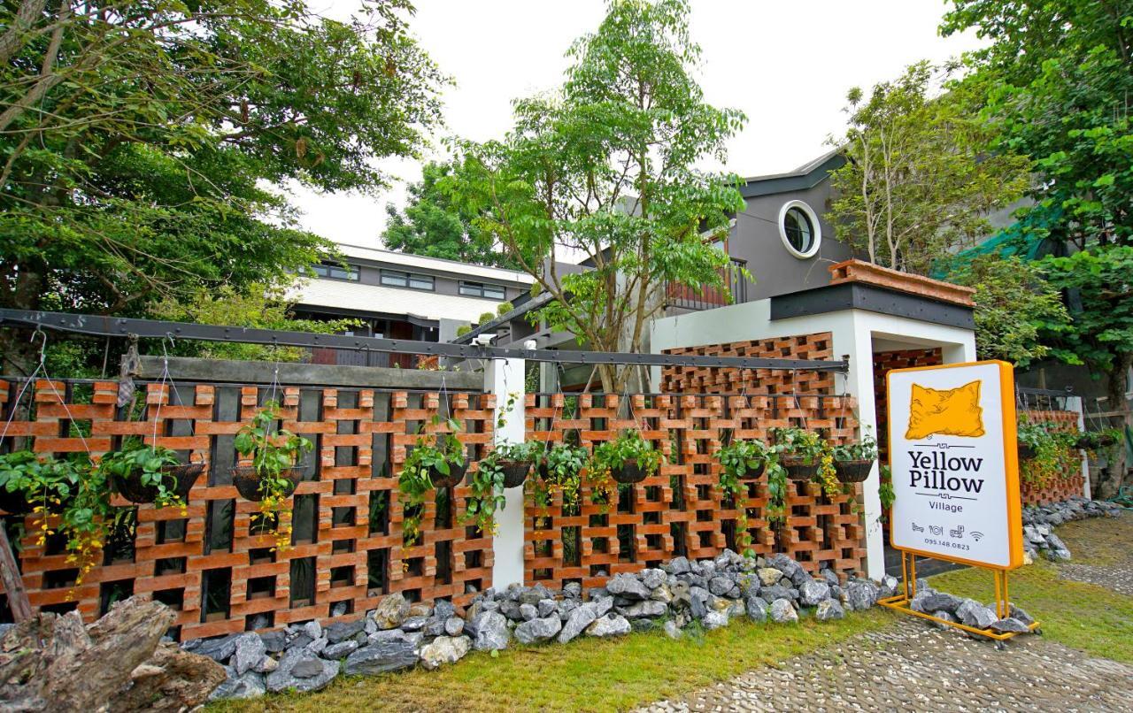 Hotel Yellow Pillow Village
