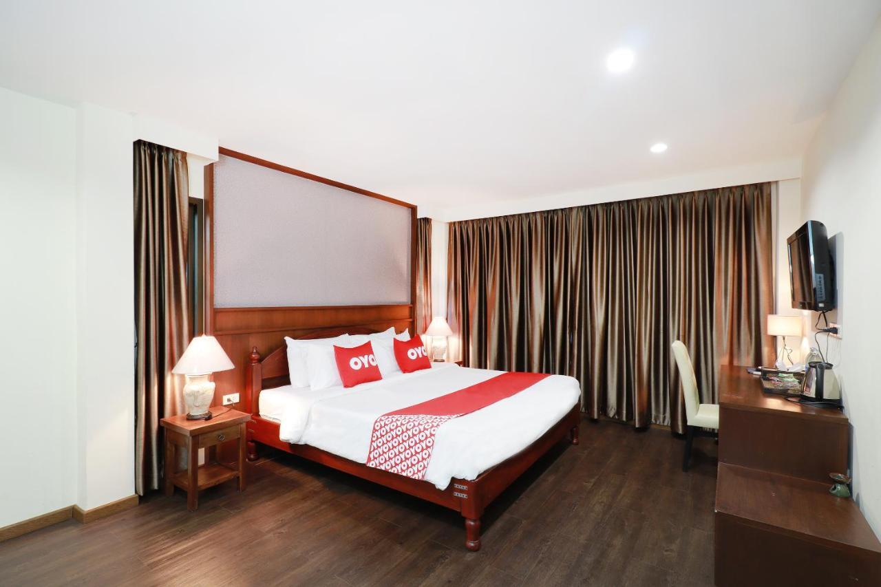 Hotel Oyo 557 Tong House 4*