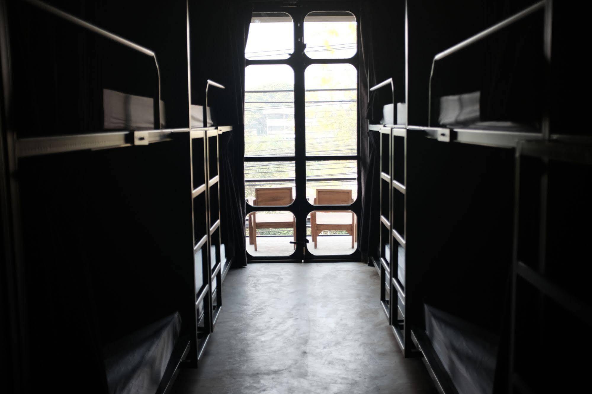 Hostel Box N Cafe Chiang Mai