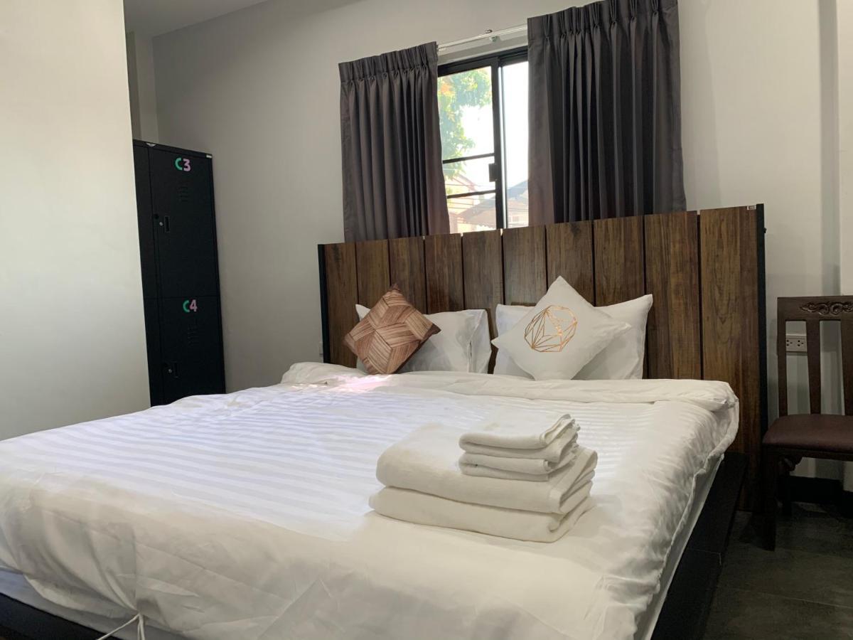 Hostel Youniverse