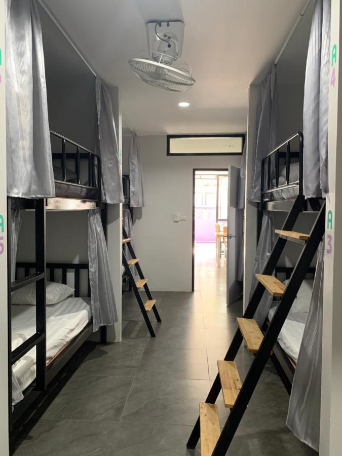 Hostel Youniverse