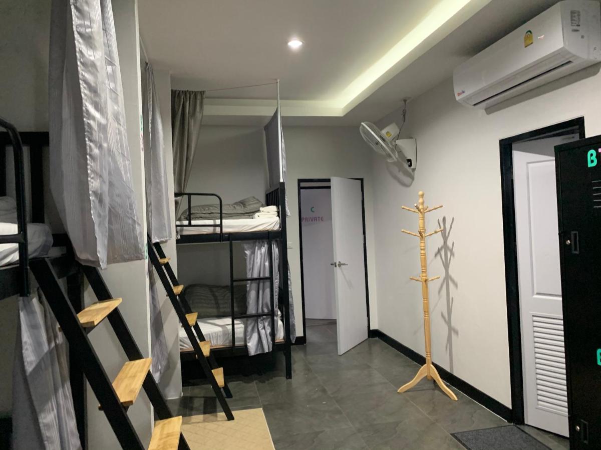 Youniverse Hostel