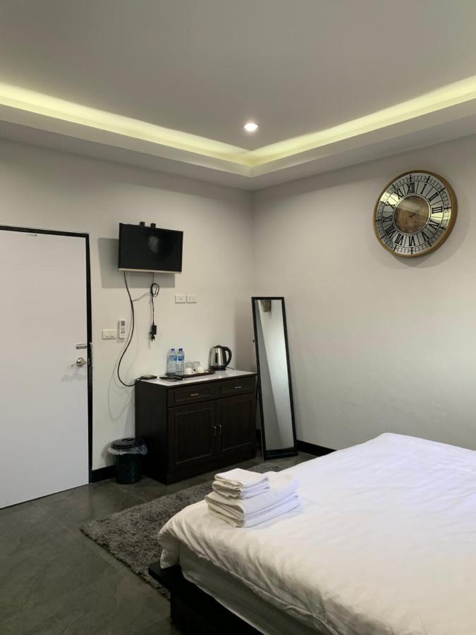 Youniverse Hostel