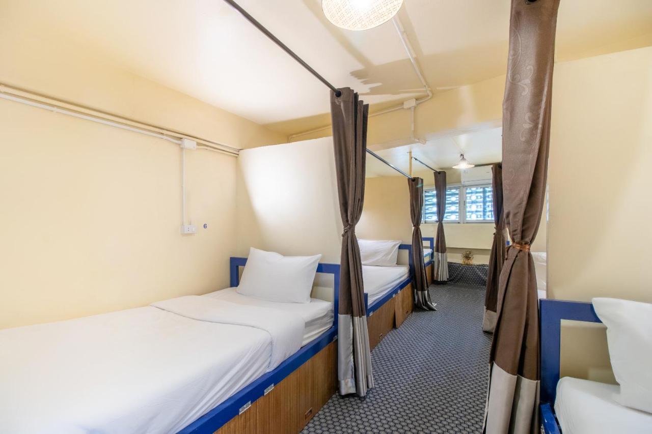 Hotel Oyo 652 Smile Robotist 2*