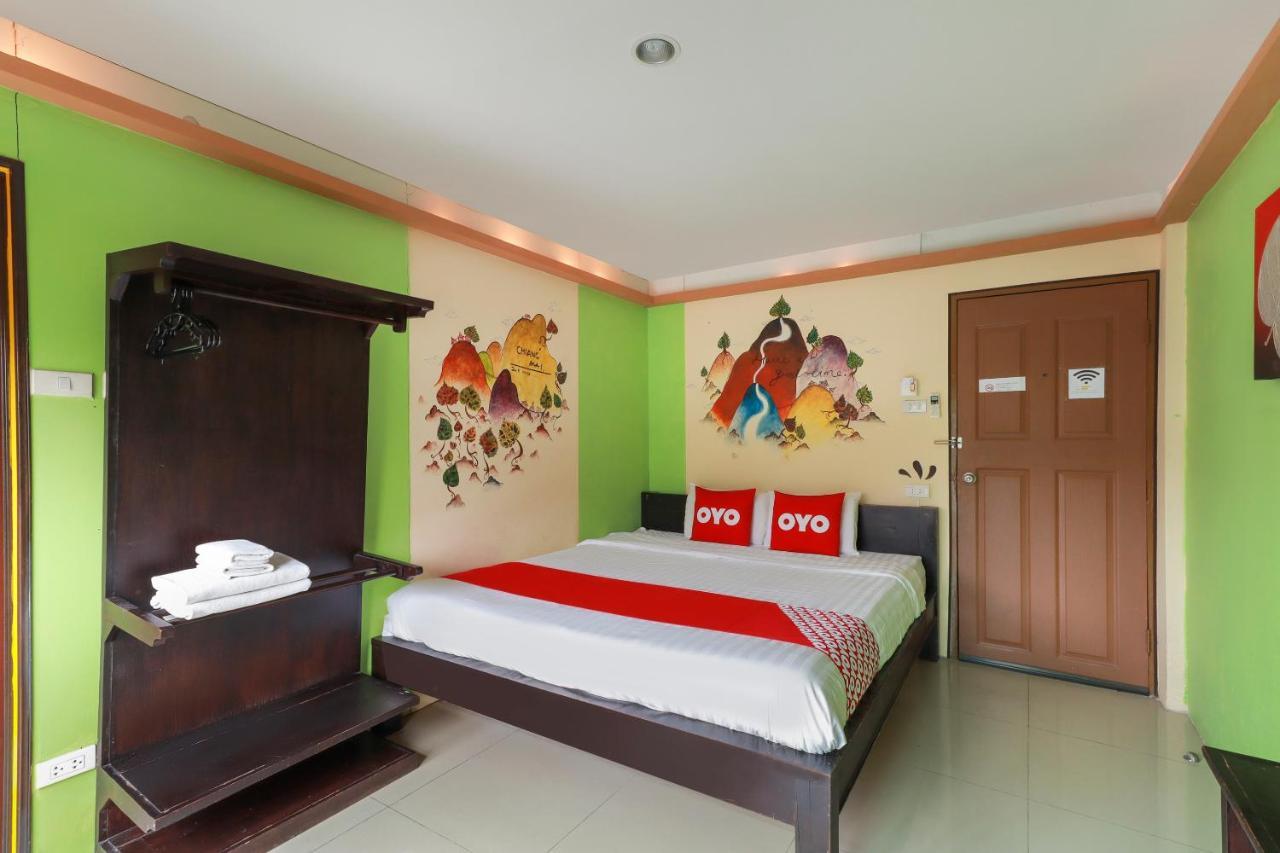 Oyo 768 First Station Hotel