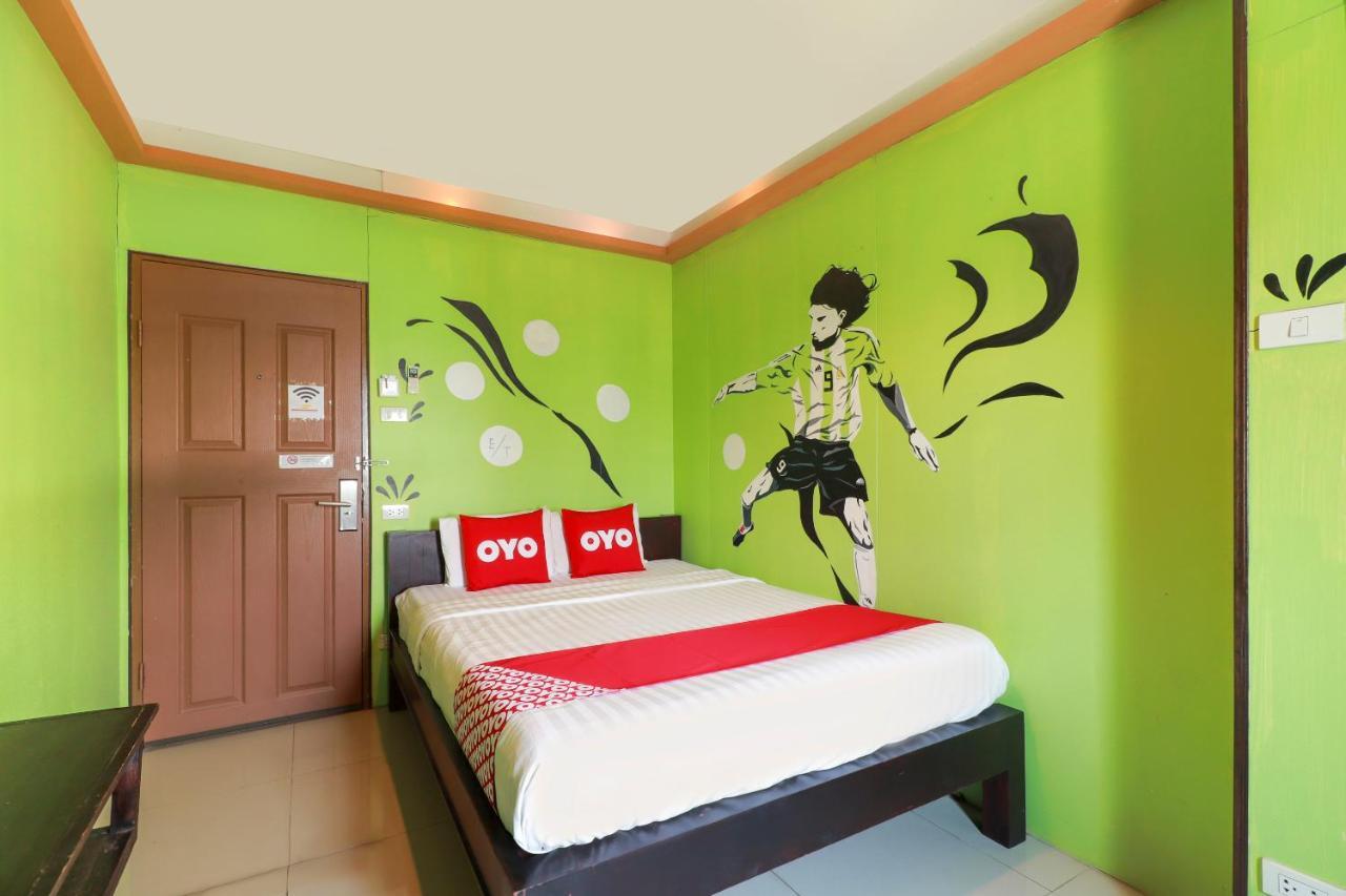 Hotel Oyo 768 First Station Chiang Mai
