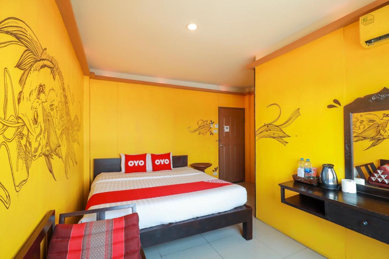 Oyo 768 First Station Hotel