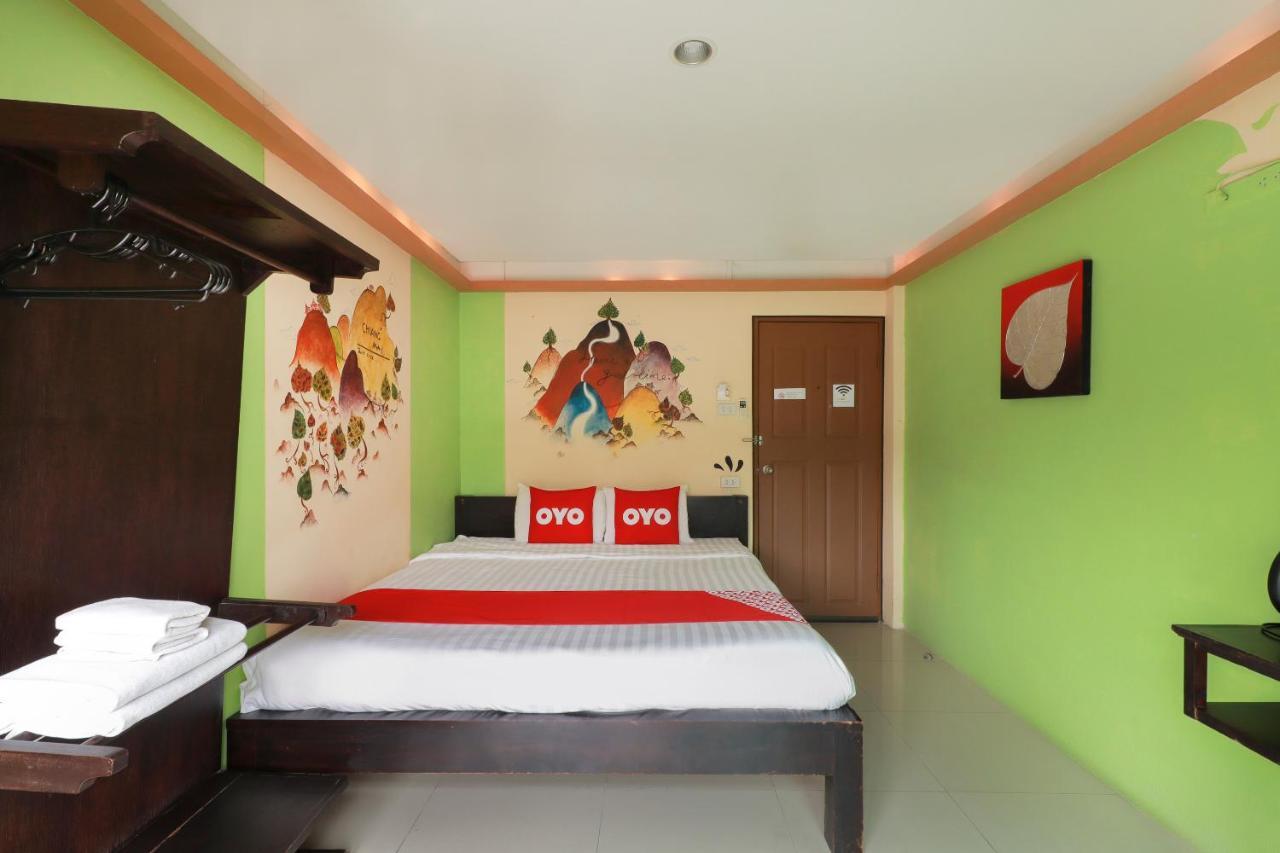 Oyo 768 First Station Hotel Chiang Mai