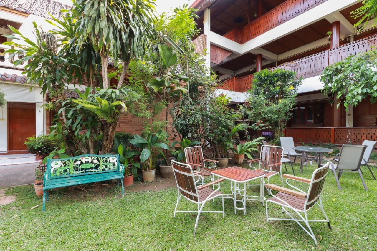 Hotel Oyo 788 Galare 2*