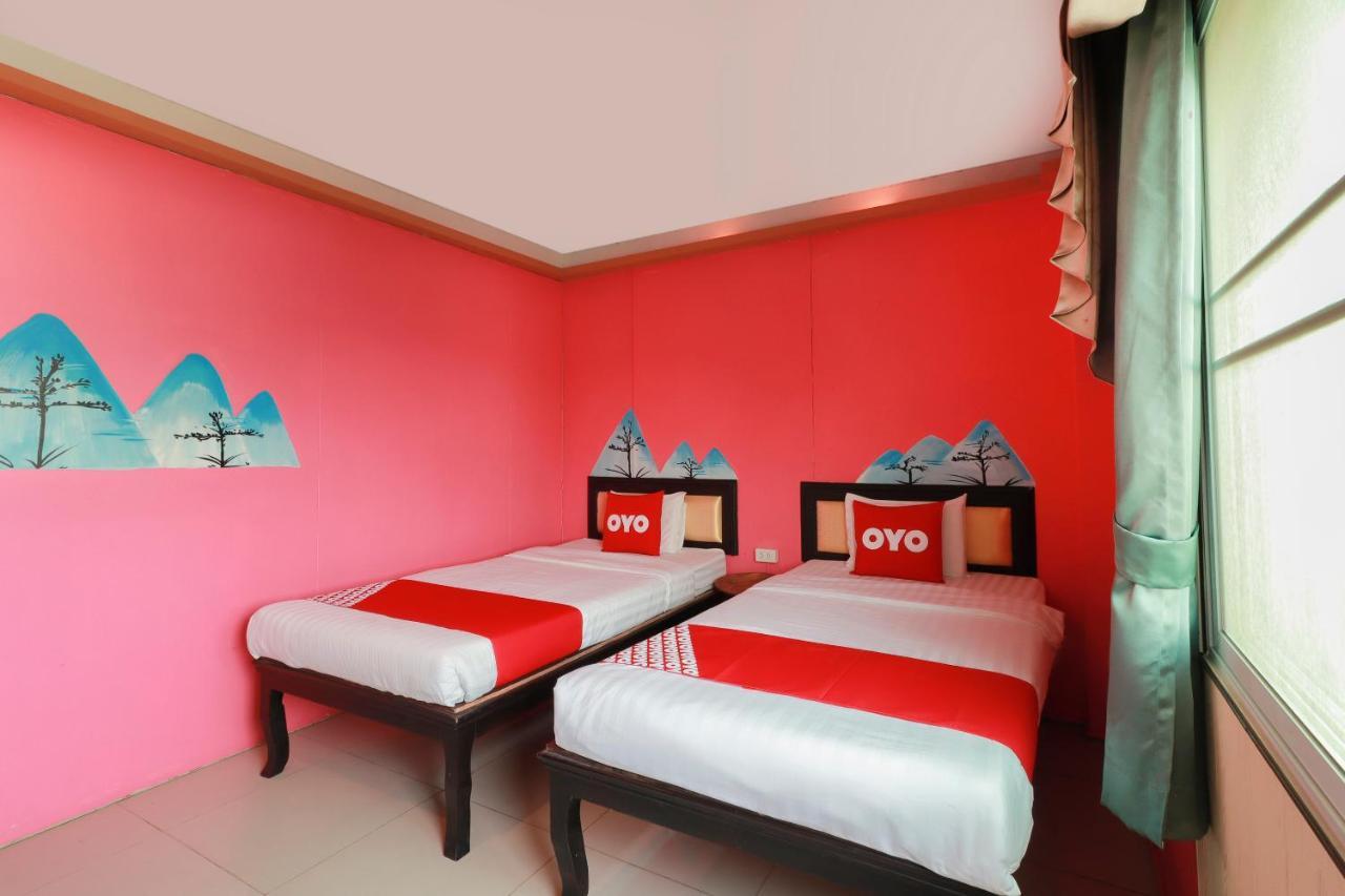 Hotel Oyo 768 First Station
