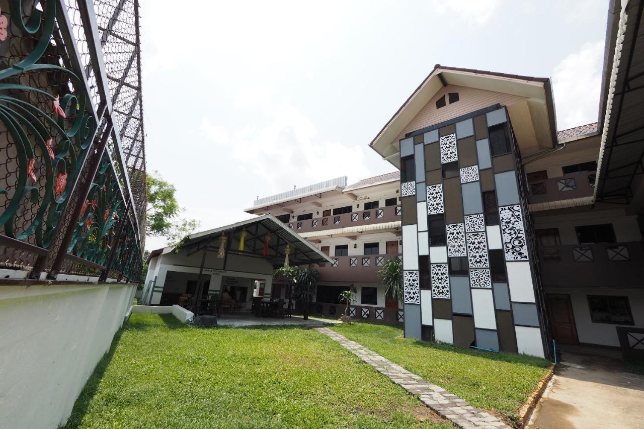 Oyo 817 Noble Thippanate Hotel 2*
