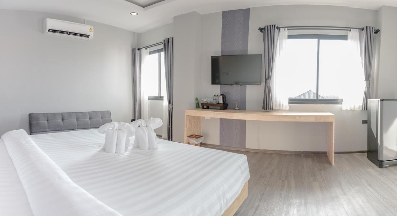 Peppy Hotel-pepperyhills Hotel