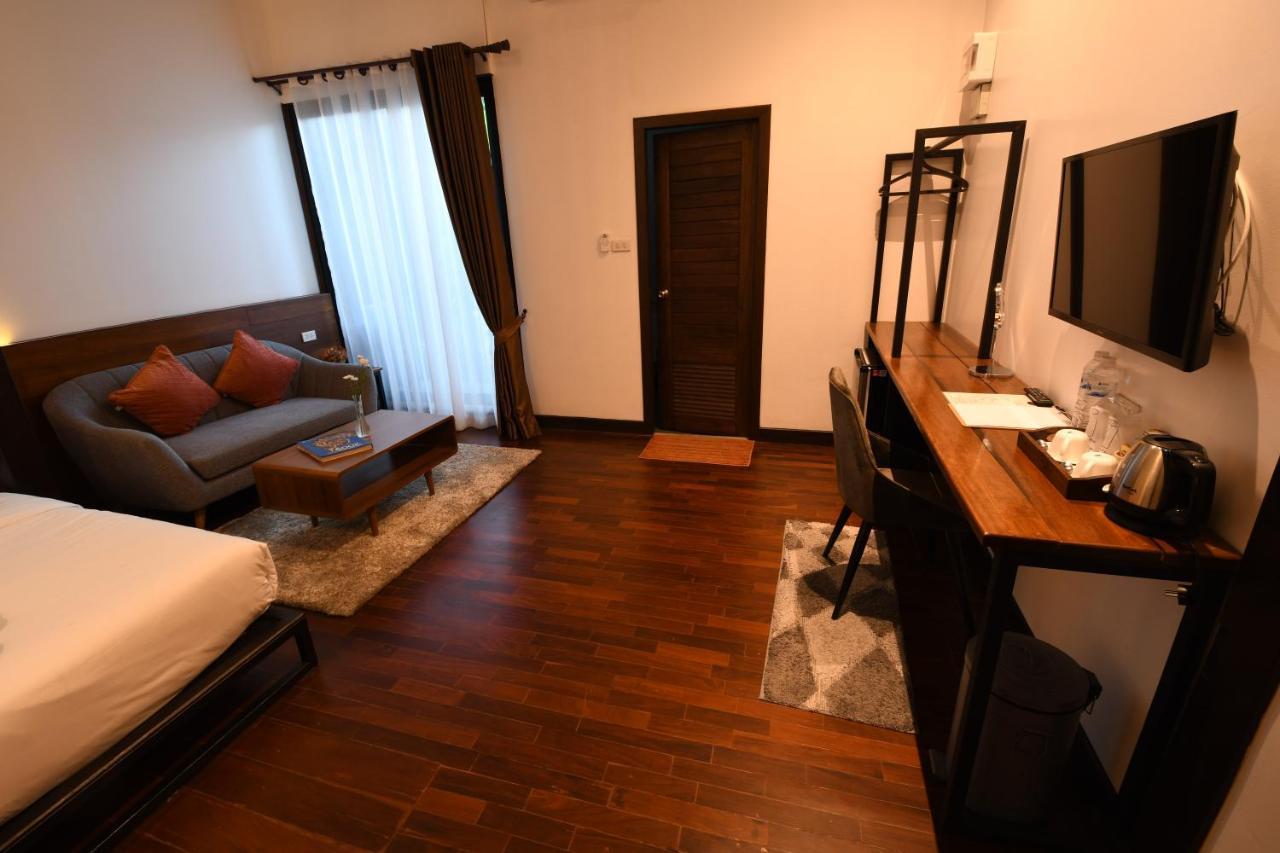 The Eight Ratvithi House Chiang Mai