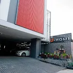 Private Wooden Style Studio Room In City Area