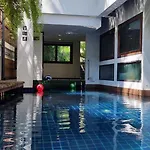 33 Poshtel (Adults Only)