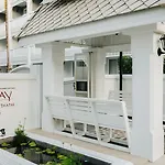 Away Chiang Mai Thapae Resort A Vegan Retreat