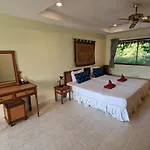Villa Oranje Chiang Mai