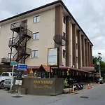 Varada Place
