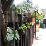 Sirikamsan House