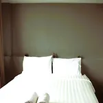 Lux Rooms Night Bazaar