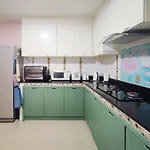 Entire 3Br 2 Store House At Saturday Night Market