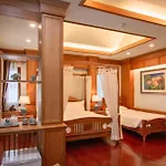 Rich Garden House Hotel