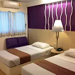Highway Hotel
